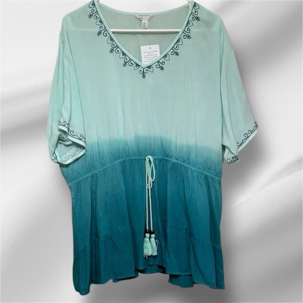 💜Half Off💜Cato Embroidered Teal Ombre Womens Top 
slight mark near R shoulder